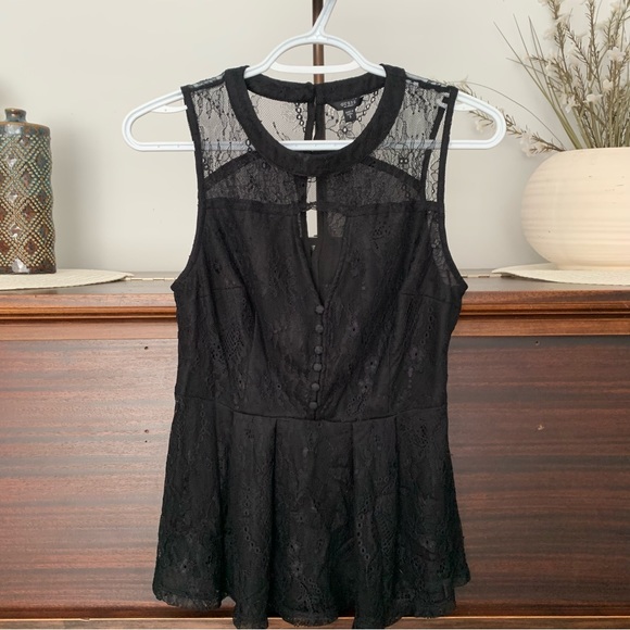 Guess Black Lace Peplum Sleeveless Top, Size Small - Picture 3 of 12